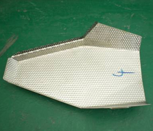 Dimpled Linear Feeder Pan of head sacle